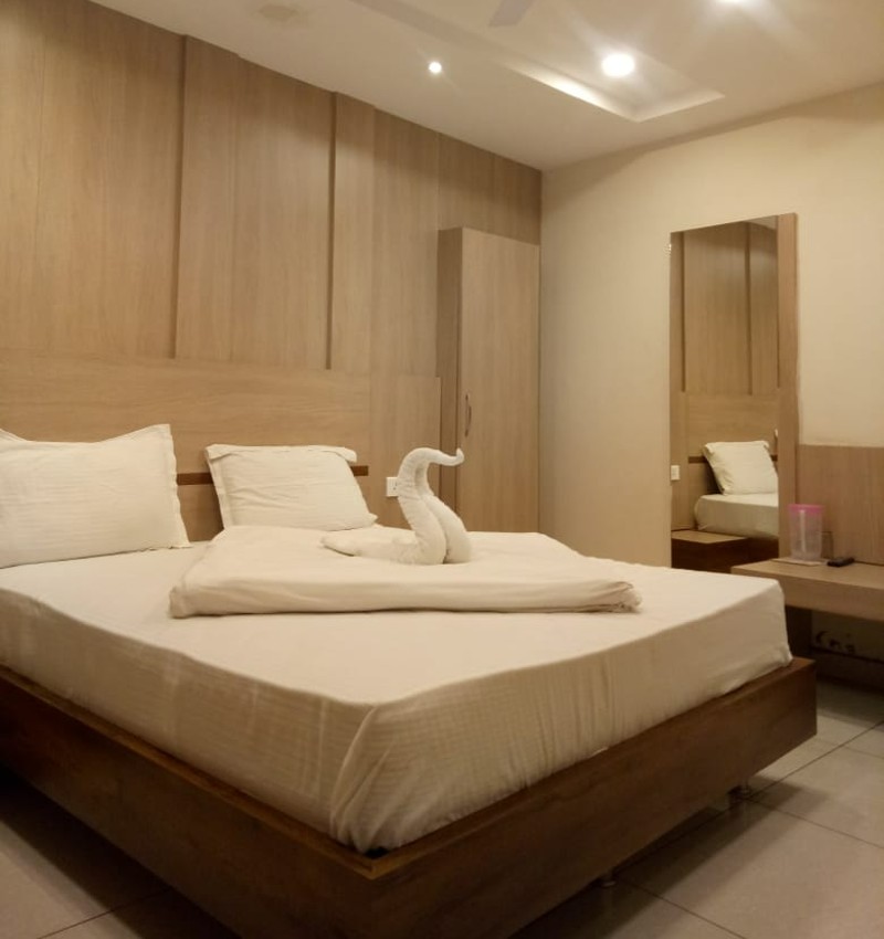 Hotel Purohit Hardware 